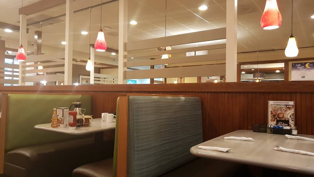 Perkins Restaurant & Bakery | restaurant | 2222 W Eisenhower Blvd, Loveland, CO 80537, USA | 9706631944 OR +1 970-663-1944