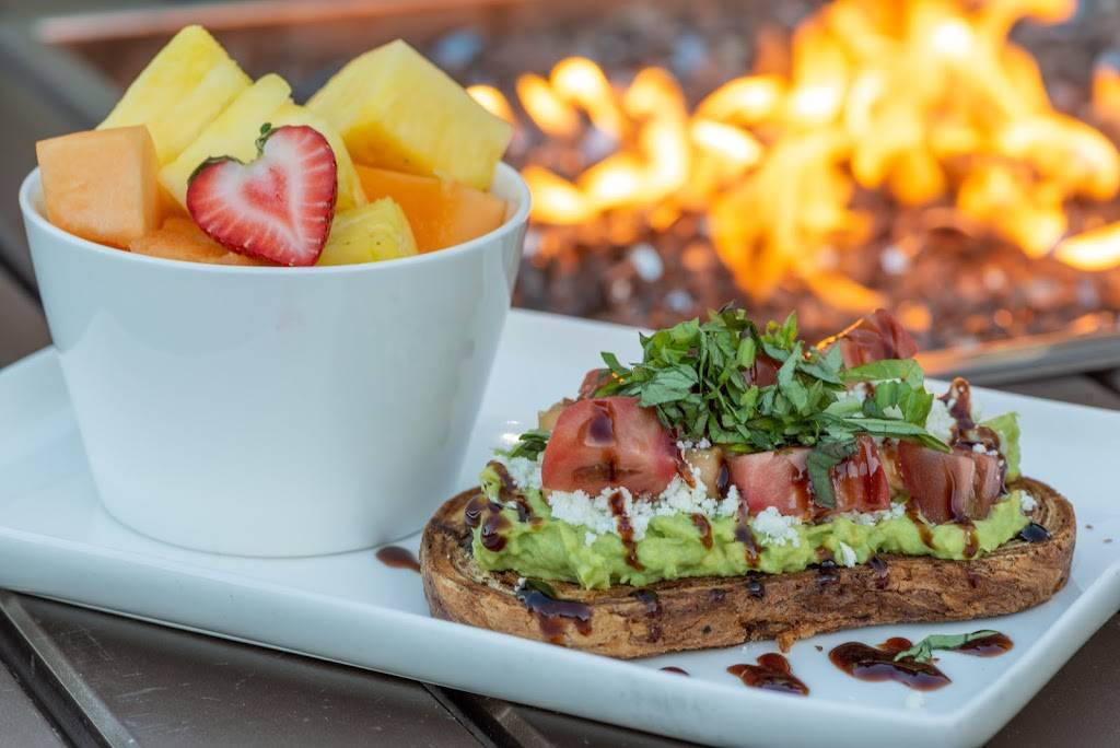 The Cutting Board Restaurant & Bar | restaurant | 285 E Hospitality Ln, San Bernardino, CA 92408, USA | 9098890133 OR +1 909-889-0133