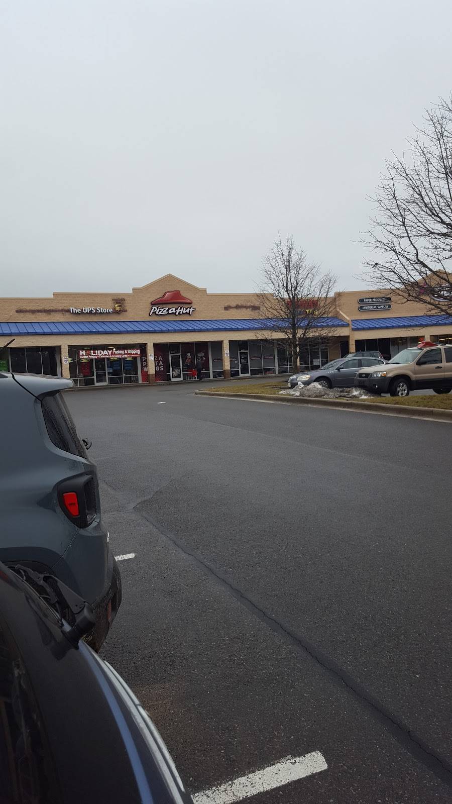 Pizza Hut | meal takeaway | 1034 N Eisenhower Dr, Beckley, WV 25801, USA | 3042526821 OR +1 304-252-6821