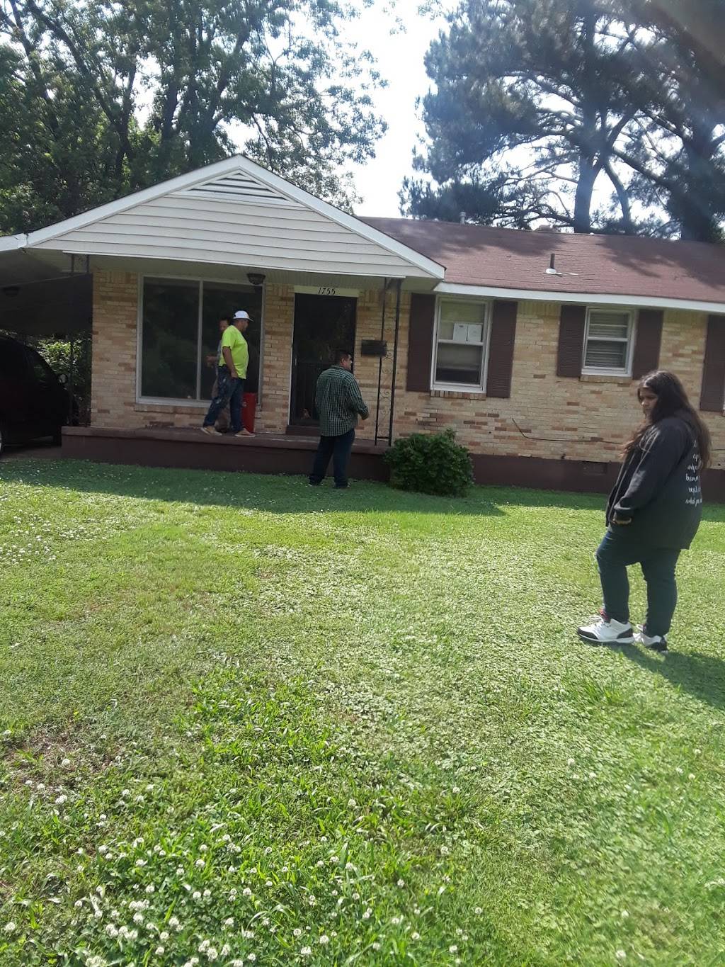 Las Cazuelas Bus Tacos | restaurant | Memphis, TN 38108, USA | 9012929855 OR +1 901-292-9855