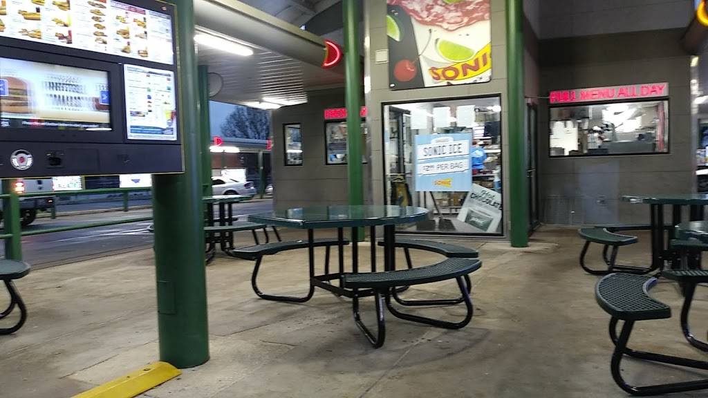 Sonic Drive-In | restaurant | 1901 Montopolis Dr, Austin, TX 78741, USA | 5123851020 OR +1 512-385-1020