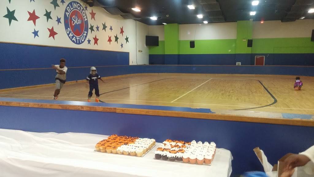 Arlington Skatium | meal takeaway | 5515 S Cooper St, Arlington, TX 76017, USA | 8177846222 OR +1 817-784-6222