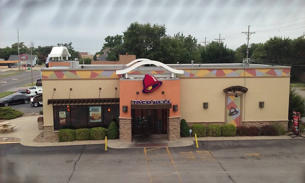 Taco Bell | meal takeaway | 412 E 4th Ave, Hutchinson, KS 67501, USA | 6206658863 OR +1 620-665-8863