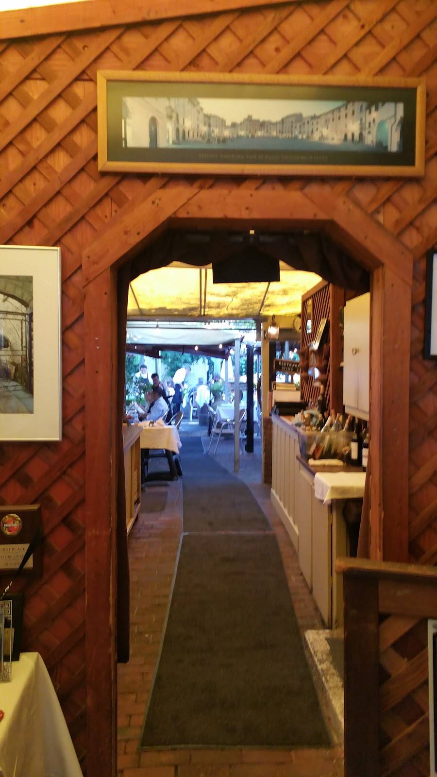 Della Santinas | restaurant | 133 E Napa St, Sonoma, CA 95476, USA | 7079350576 OR +1 707-935-0576