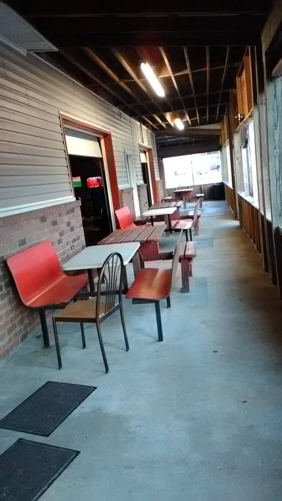 Lakeside Restaurant & Watering Hole | restaurant | 950 Black Oak Rd, Bonneau, SC 29431, USA | 8437491450 OR +1 843-749-1450