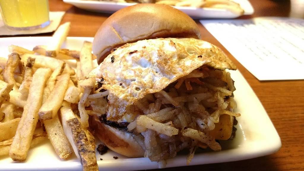 Applebees Grill + Bar | restaurant | 1275 W 14 Mile Rd, Madison Heights, MI 48071, USA | 2485899889 OR +1 248-589-9889