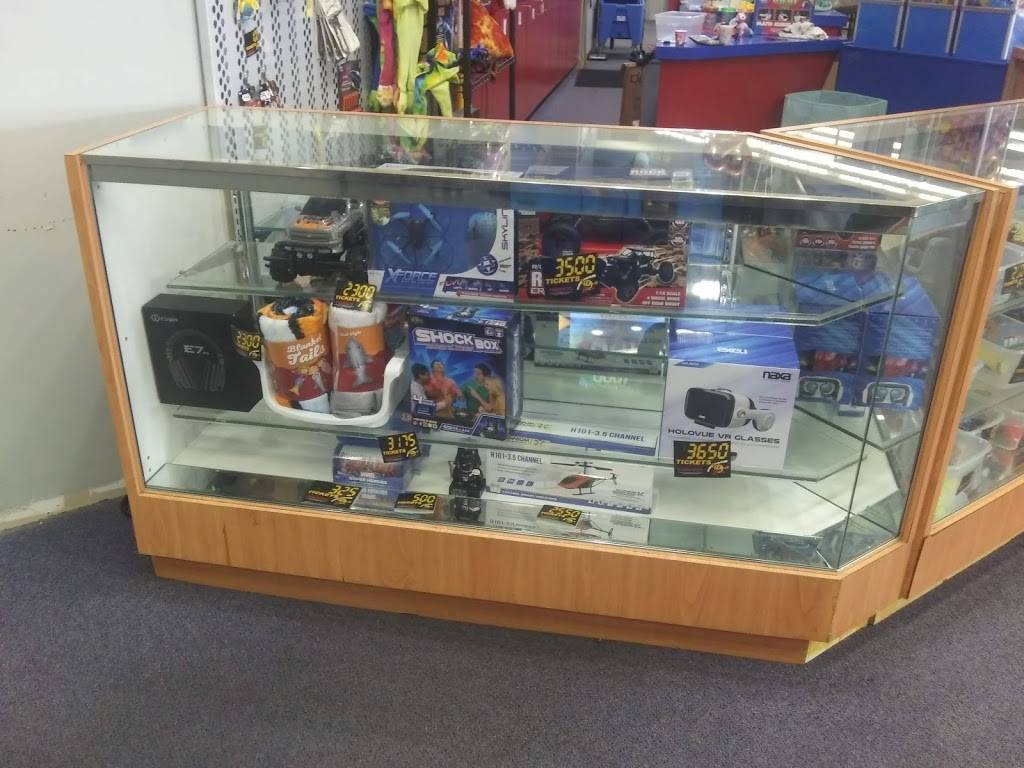 Racin Mason Pizza & Fun Zone | restaurant | 357 Tanger Blvd #317, Seymour, IN 47274, USA | 8125241000 OR +1 812-524-1000