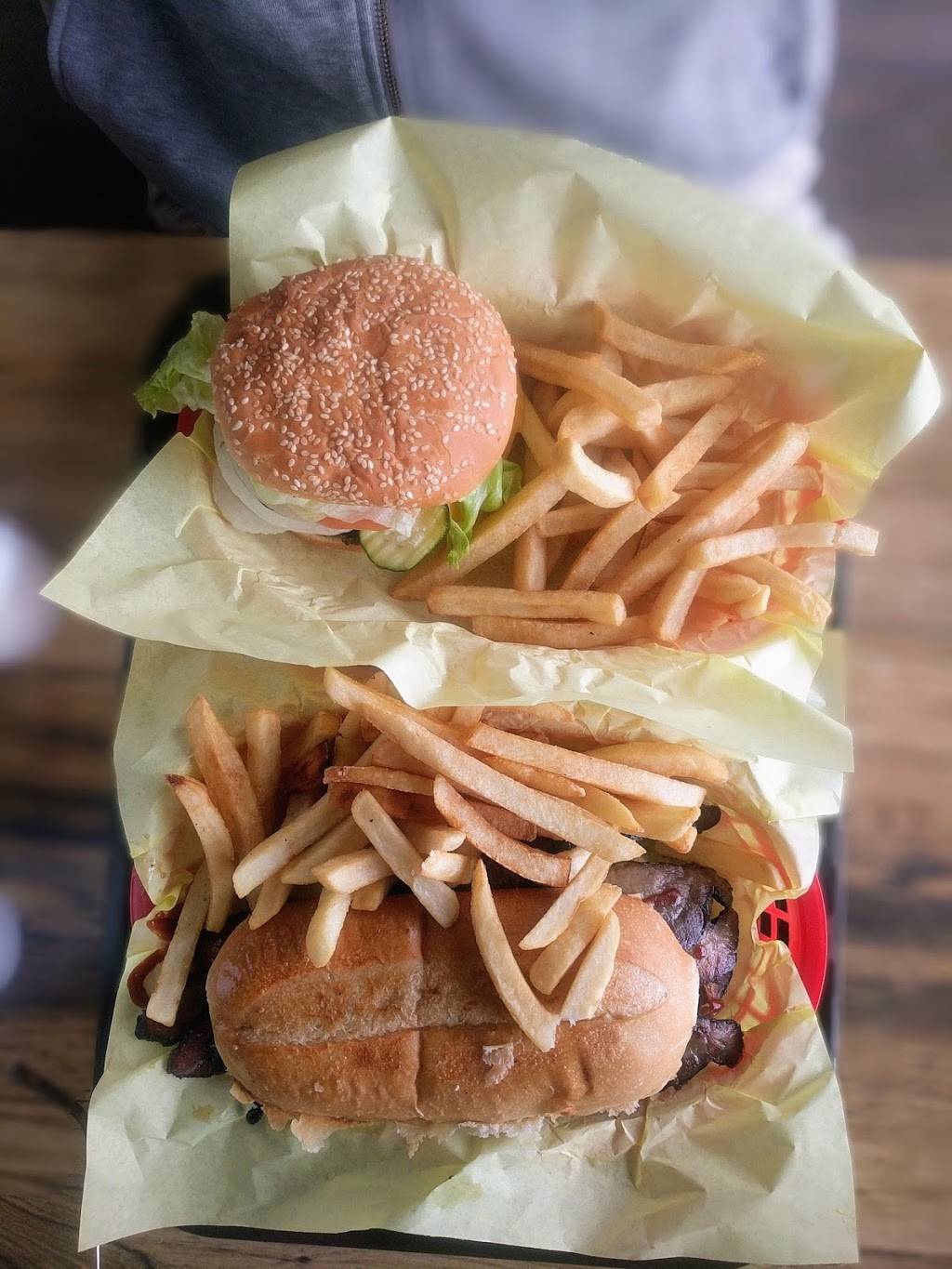 Burgerlicious | restaurant | 12, 650 CA-12, Rio Vista, CA 94571, USA | 7073742020 OR +1 707-374-2020