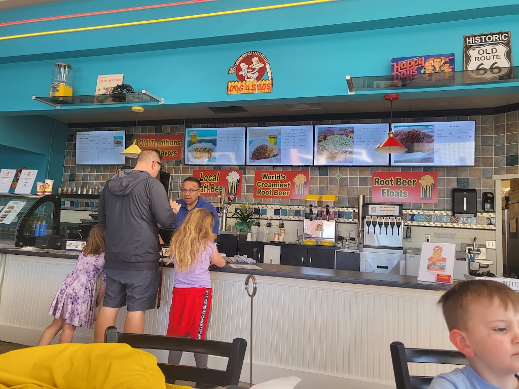 Dog n Suds | restaurant | 28120 Jefferson Ave B207, Temecula, CA 92590, USA | 9513650040 OR +1 951-365-0040