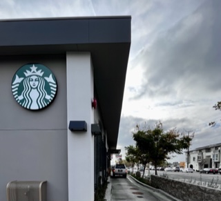 Starbucks | cafe | 8940 Glenoaks Blvd, Sun Valley, CA 91352, USA | 7472218800 OR +1 747-221-8800