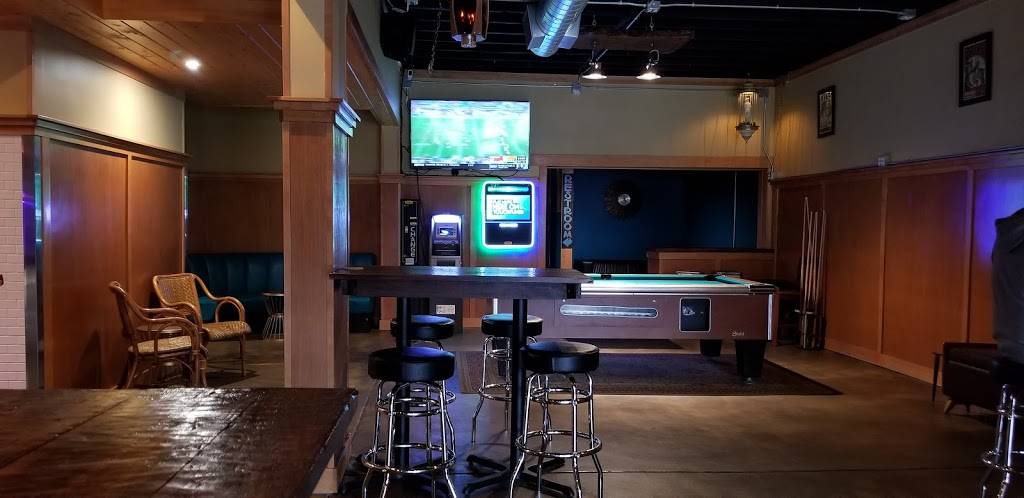 The Alleycat Patio & Lounge | restaurant | 2708 6th Ave, Tacoma, WA 98406, USA | 2533271956 OR +1 253-327-1956