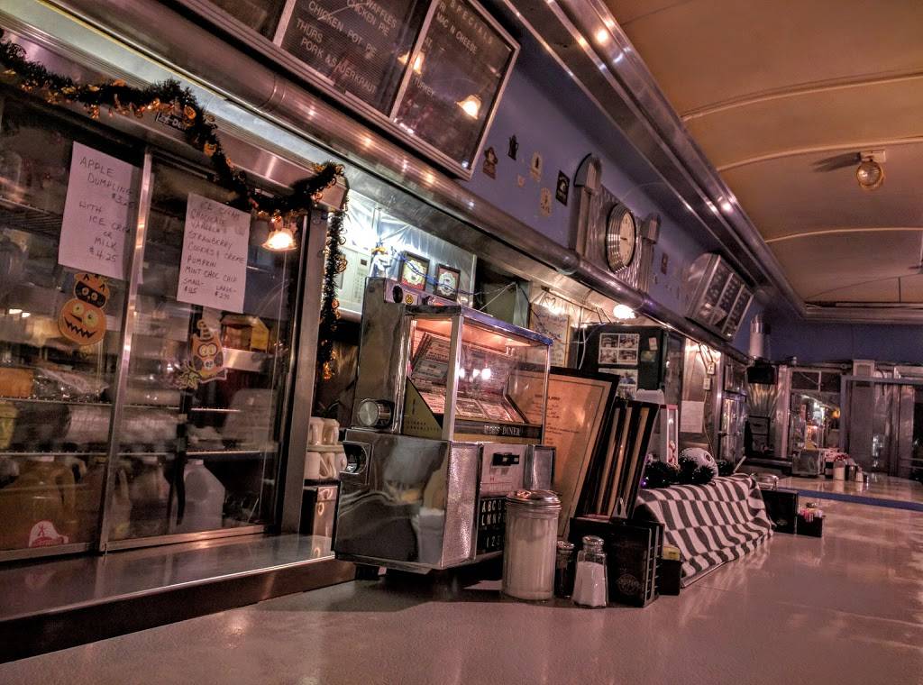 Vickys Diner | restaurant | 4320 W Market St, York, PA 17408, USA | 2238483181 OR +1 223-848-3181