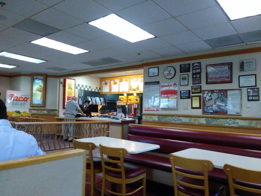 Wendys | restaurant | 22611 Ventura Blvd, Woodland Hills, CA 91364, USA | 8182251038 OR +1 818-225-1038