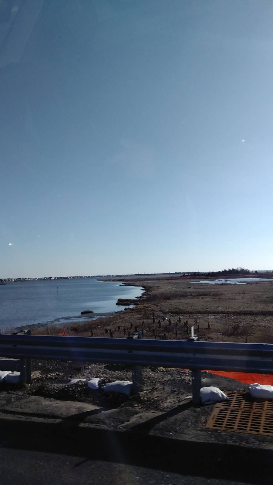 Causeway Marina | restaurant | 2200 E Bay Ave, Manahawkin, NJ 08050, USA | 6094941371 OR +1 609-494-1371