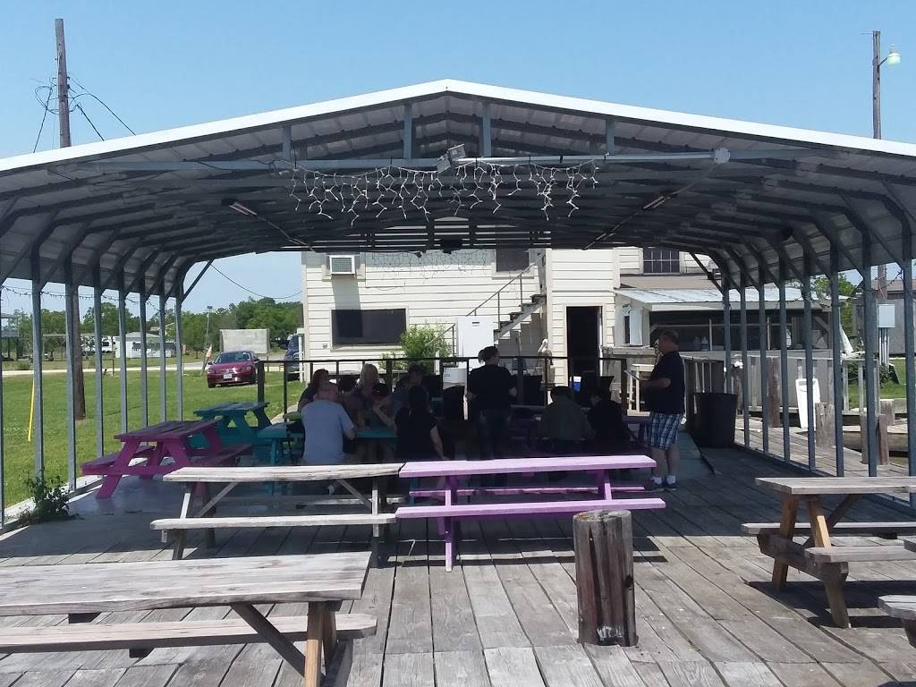 Channel Marker 17 | restaurant | 402 Jackson Dr, Anahuac, TX 77514, USA | 4092524370 OR +1 409-252-4370