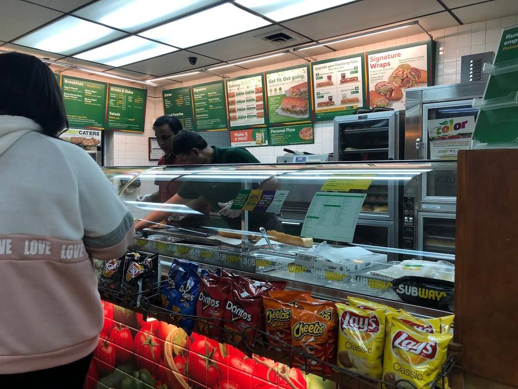 Subway | meal takeaway | 10401 Blue Ridge Blvd, Kansas City, MO 64134, USA | 8167617343 OR +1 816-761-7343