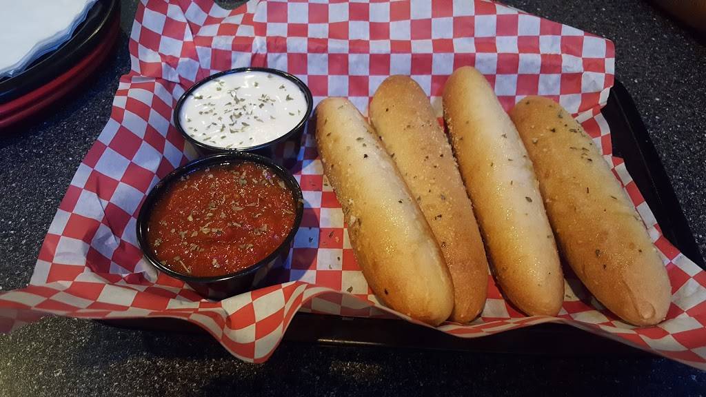 Pizza Shoppe | restaurant | 2229 N Belt Hwy, St Joseph, MO 64506, USA | 8162338484 OR +1 816-233-8484