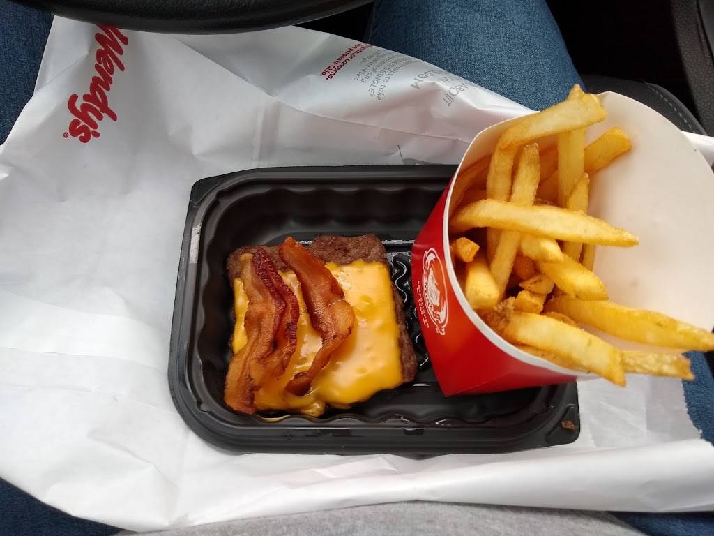 Wendys | restaurant | 105 Hospital Dr, Winchester, KY 40391, USA | 8597447711 OR +1 859-744-7711