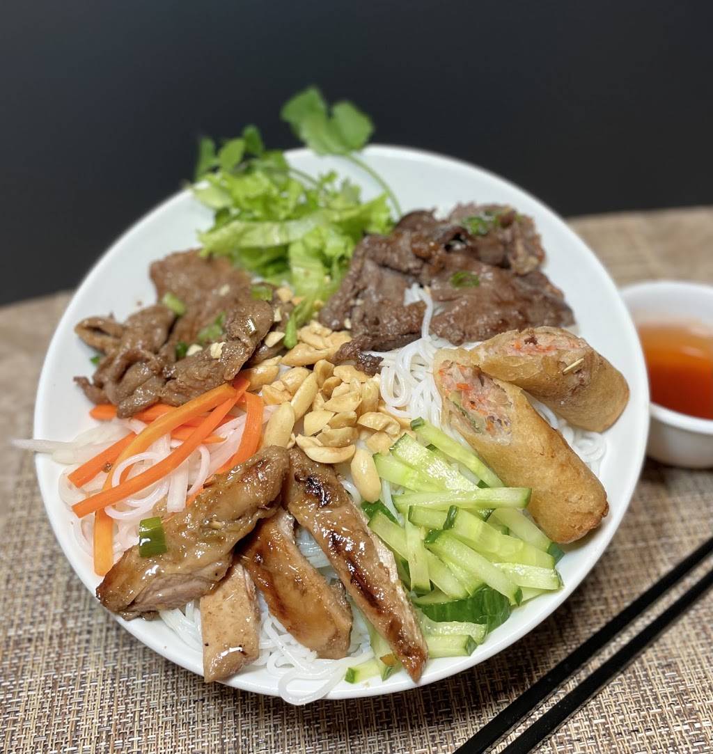 Souper Pho Banh Mi | restaurant | 3565 Bridge Rd, Suffolk, VA 23435, USA | 7573357968 OR +1 757-335-7968