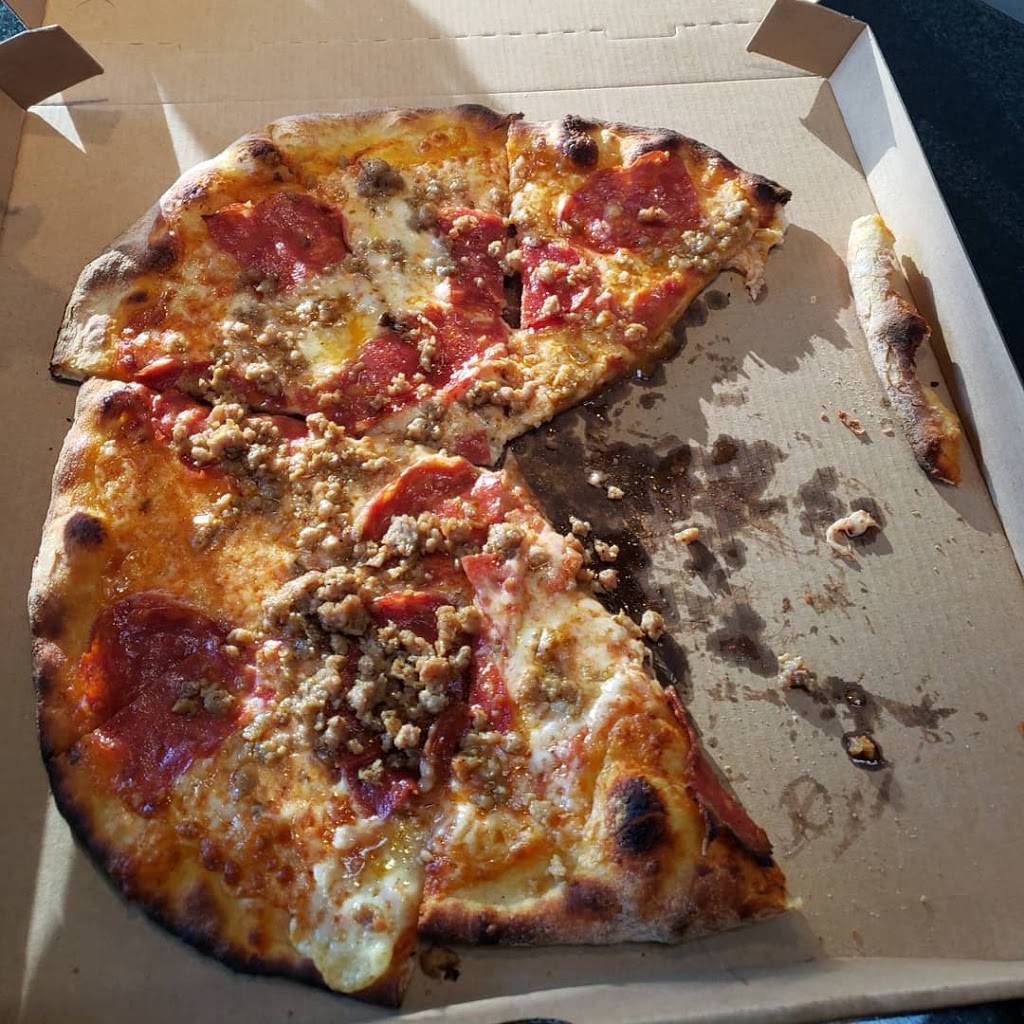 Hot Italian | restaurant | 5959 Shellmound St #75, Emeryville, CA 94608, USA | 5109221369 OR +1 510-922-1369