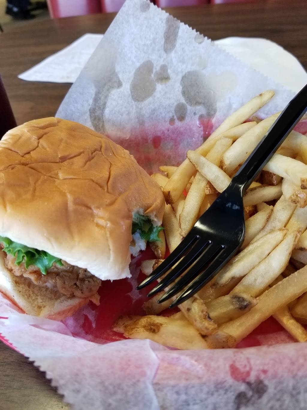 Skippers Forsyths Bar-B-Q | restaurant | 2362 N Garnett St, Henderson, NC 27537, USA | 2524385228 OR +1 252-438-5228