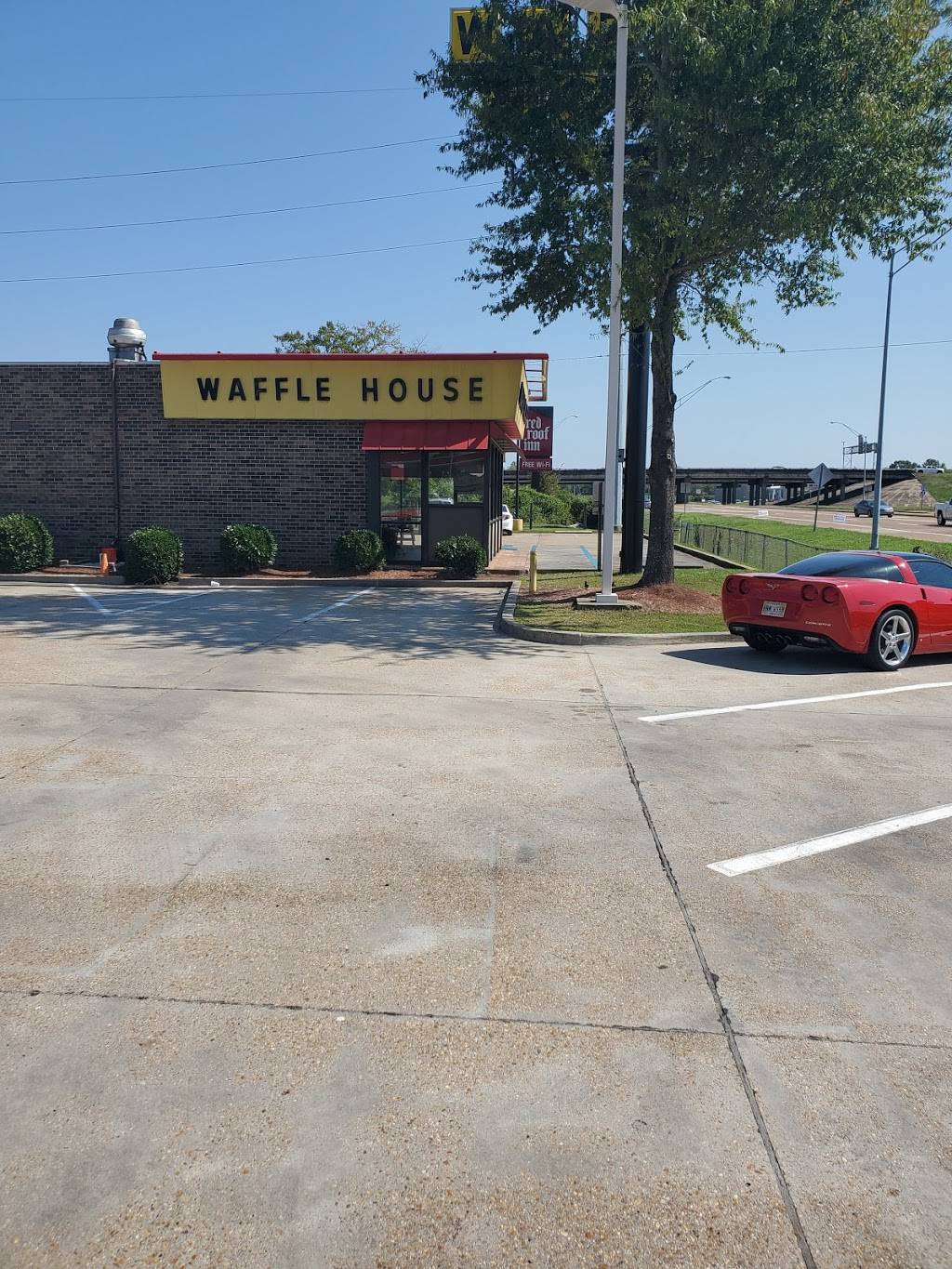 Waffle House | meal takeaway | 106 Larson St, Jackson, MS 39202, USA | 6013536395 OR +1 601-353-6395