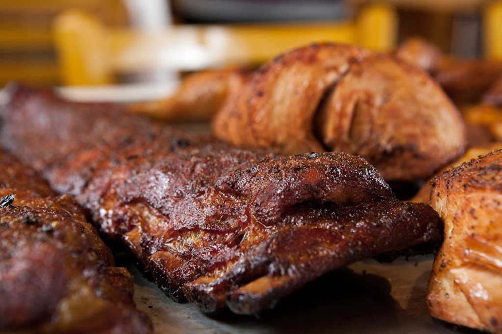 Moes Original BBQ | restaurant | 5005 Peachtree Pkwy #810, Peachtree Corners, GA 30092, USA | 7706962631 OR +1 770-696-2631