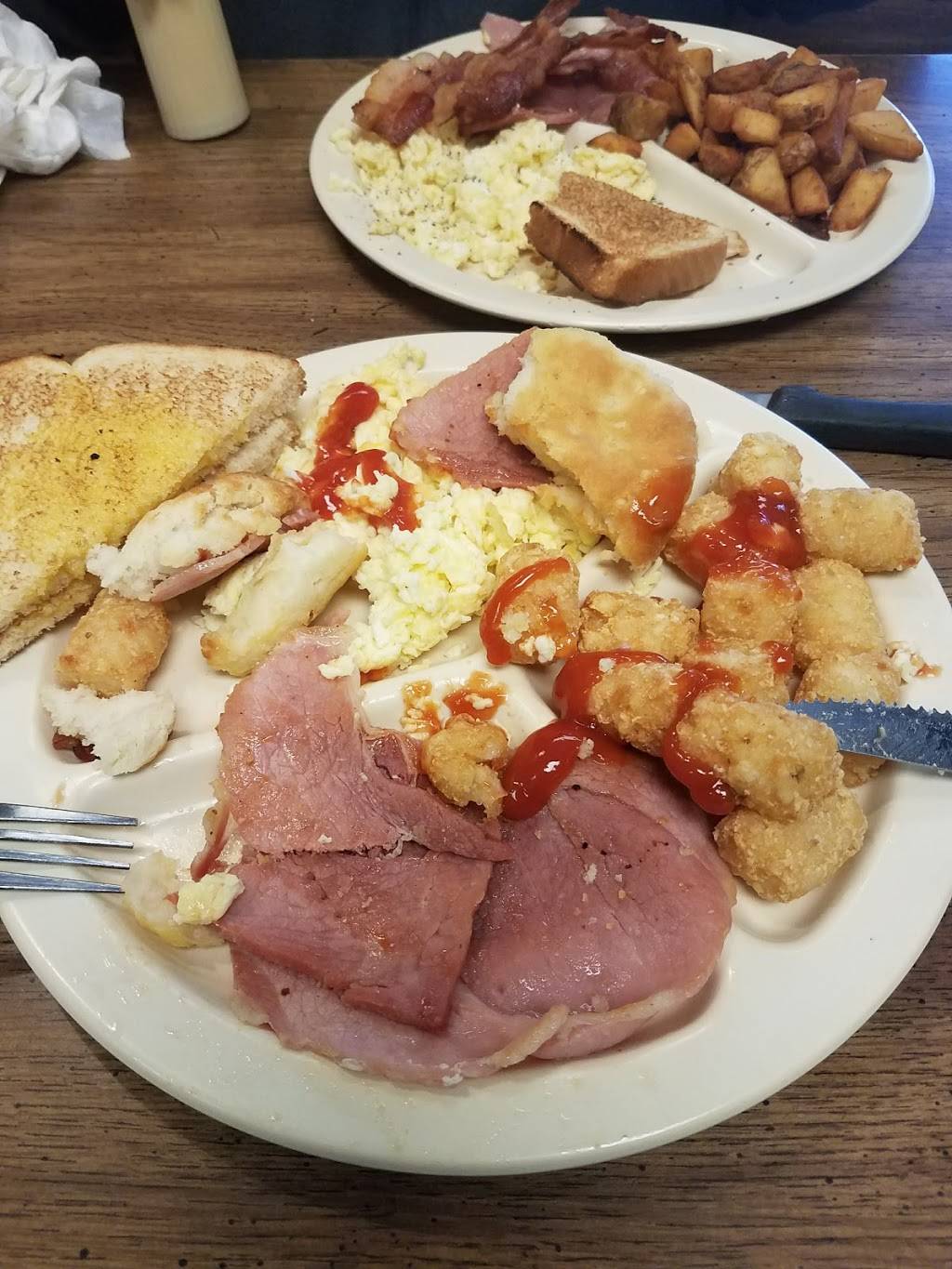 Pearlys Famous Country Cooking | restaurant | 814 N Slappey Blvd, Albany, GA 31701, USA | 2294320141 OR +1 229-432-0141