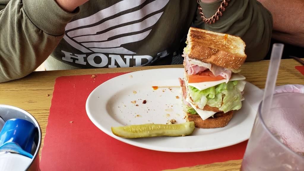 Farmhouse Restaurant | restaurant | 9100 US-2, Gould City, MI 49838, USA | 9064776220 OR +1 906-477-6220