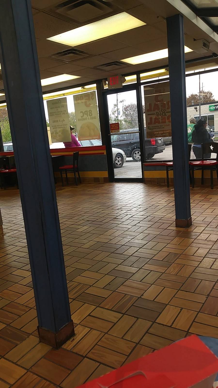 Churchs Chicken | restaurant | 10646 New Halls Ferry Road, Jennings, MO 63136, USA | 3148675612 OR +1 314-867-5612