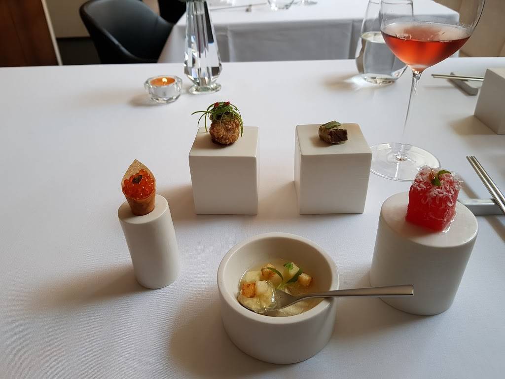 Jungsik | restaurant | 2 Harrison St, New York, NY 10013, USA | 2122190900 OR +1 212-219-0900