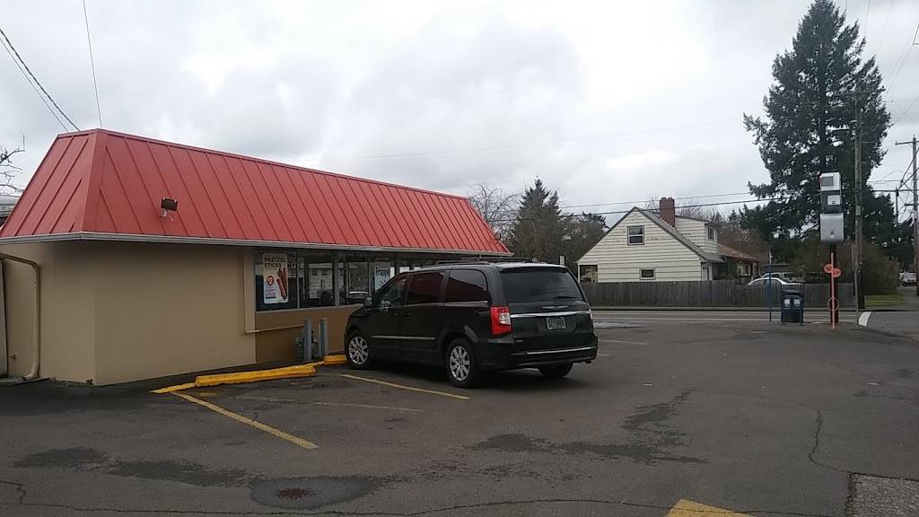 Dairy Queen | restaurant | 5934 SE Duke St, Portland, OR 97206, USA | 5037714637 OR +1 503-771-4637