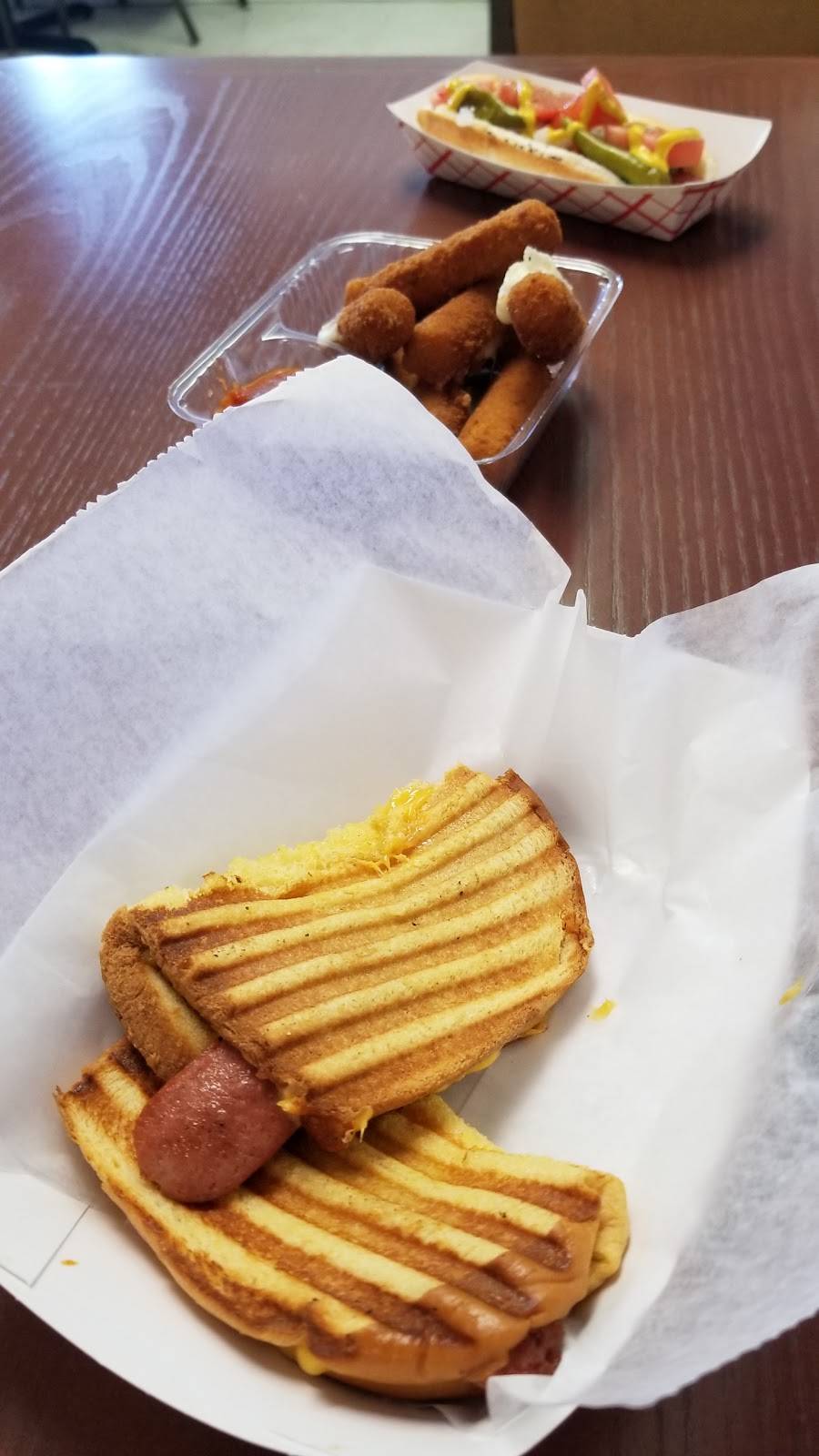 Daddy Dawgs | restaurant | 3101 FL-580, Safety Harbor, FL 34695, USA | 7272233239 OR +1 727-223-3239