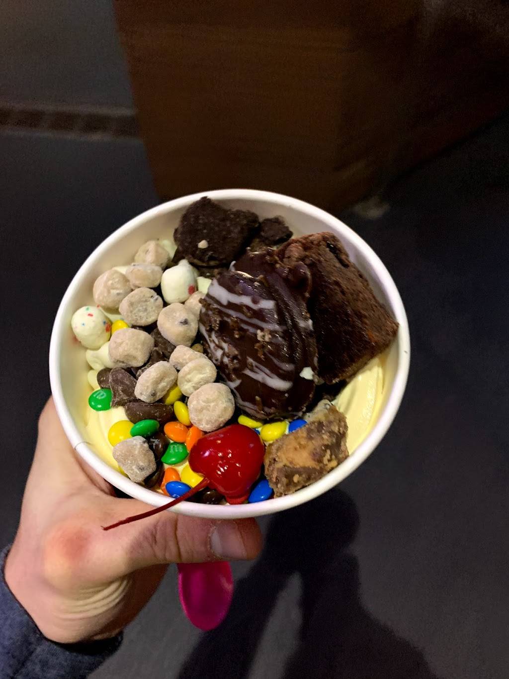 Menchies® frozen yogurt | restaurant | 6000 Universal Blvd, Orlando, FL 32819, USA | 4072243663 OR +1 407-224-3663