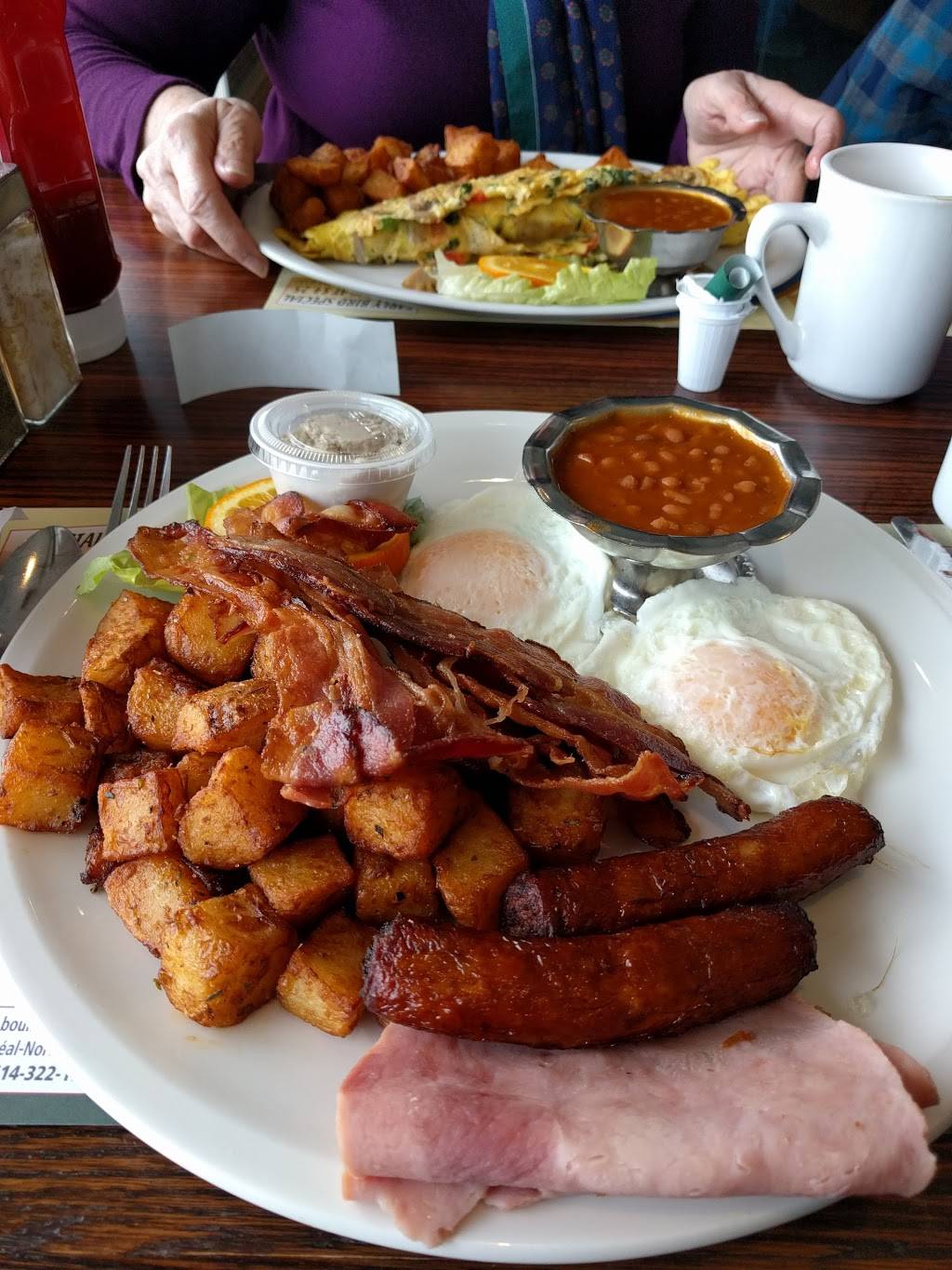 Eggcetera | restaurant | 5975 Boulevard Robert-Bourassa, Laval, QC H7E 0A4, Canada | 4506656161 OR +1 450-665-6161