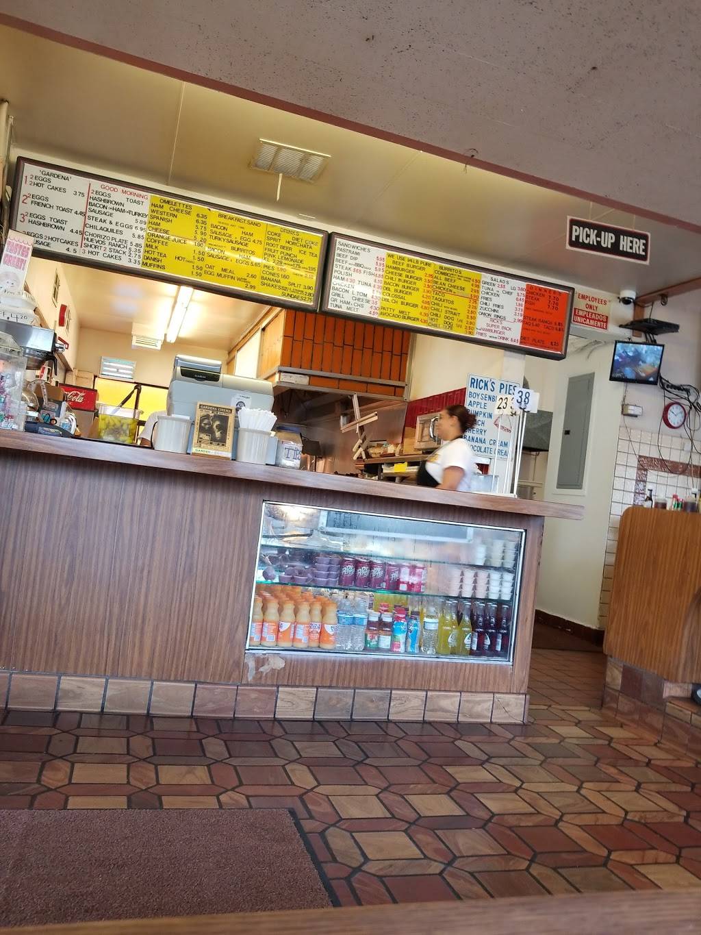 Ricks Drive In & Out | restaurant | 1300 Rosecrans Ave, Gardena, CA 90247, USA | 3105321440 OR +1 310-532-1440