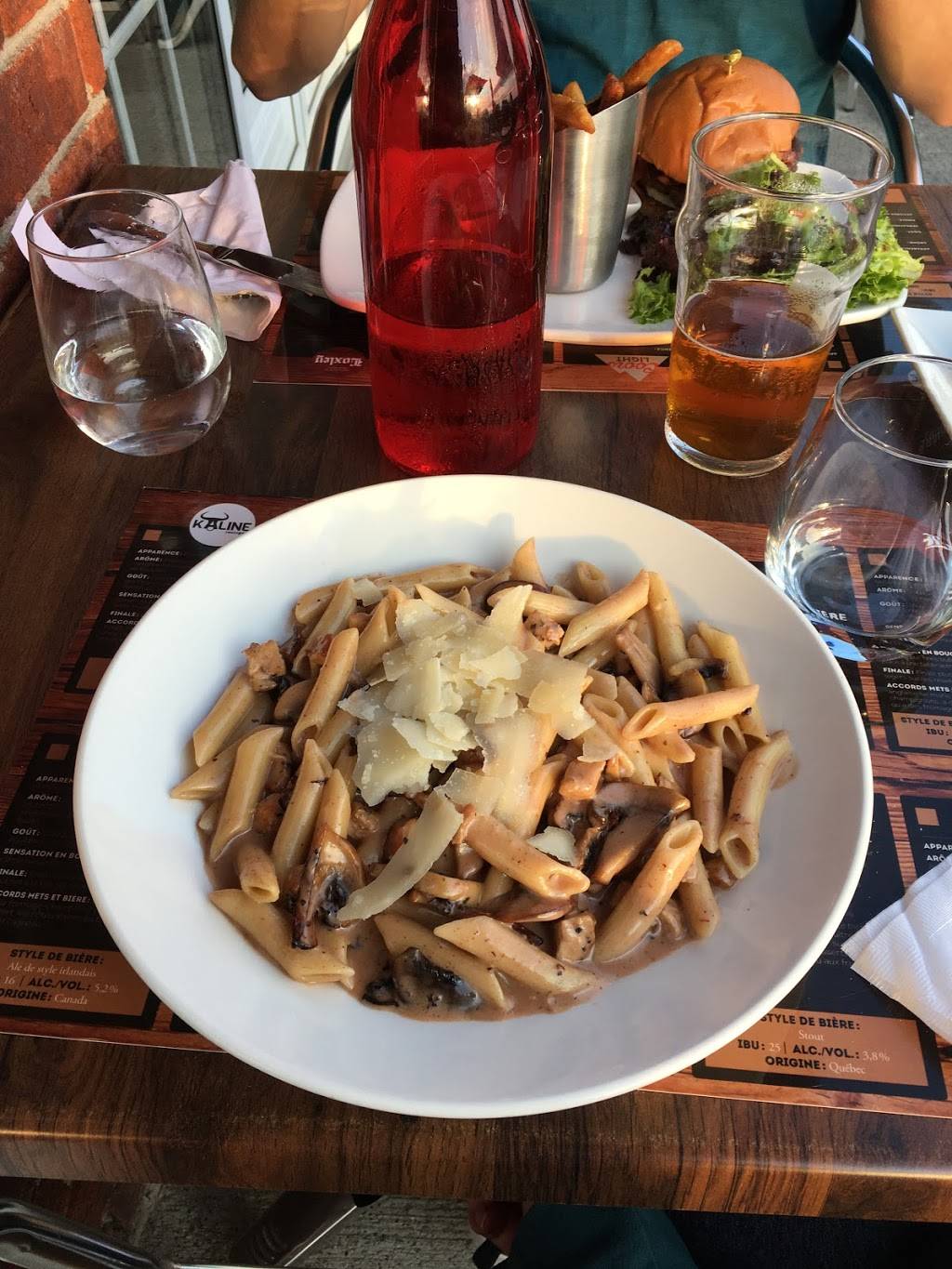 Kaline Resto Pub | restaurant | 3280 Rue Laval, Lac-Mégantic, QC G6B 1A4, Canada | 8195824242 OR +1 819-582-4242