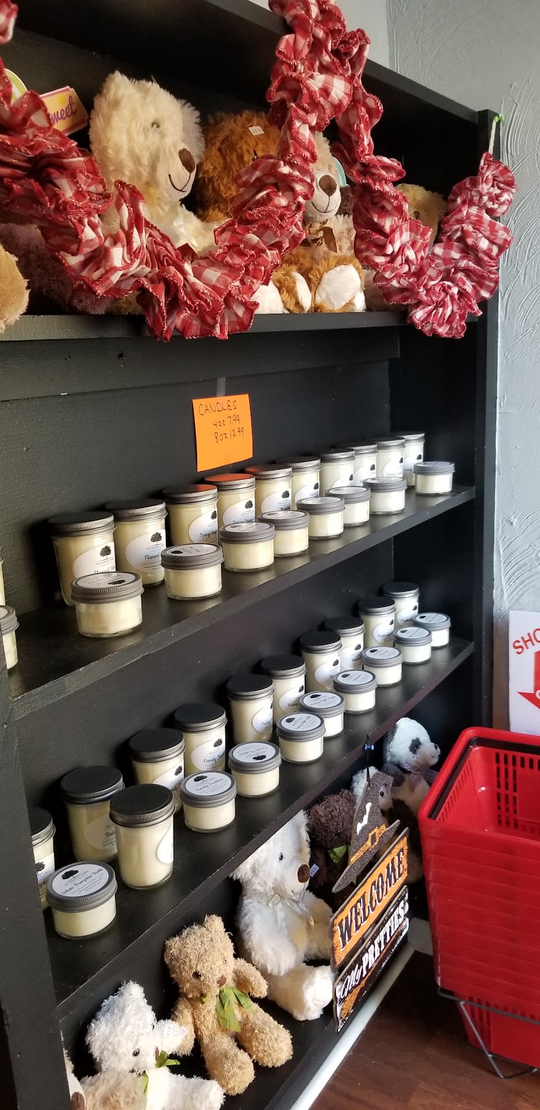 Little Shoppe of Candy | restaurant | 123 E Main St, Dover-Foxcroft, ME 04426, USA | 2072053106 OR +1 207-205-3106