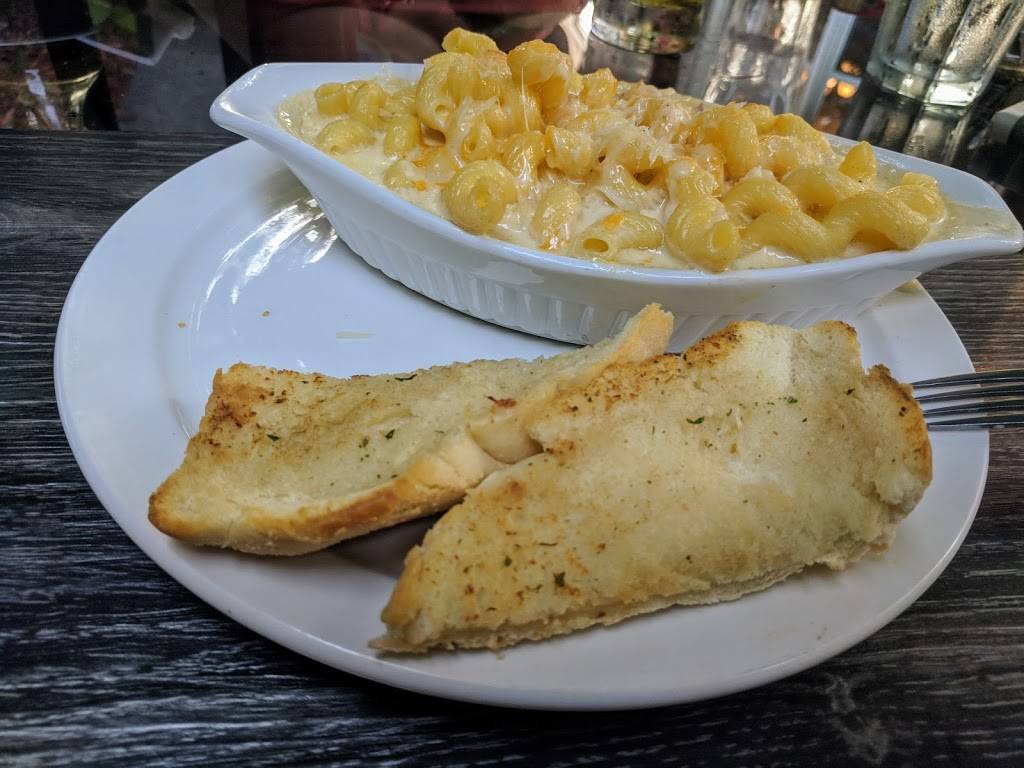 Charlotte Annes Restaurant | restaurant | 390 Queen St, Peterborough, ON K9J 4X8, Canada | 7057422944 OR +1 705-742-2944