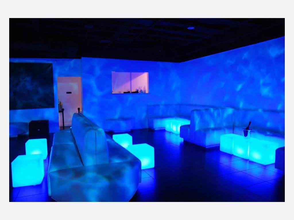 Liquid Restaurant and Lounge | night club | 32 S 3rd St, San Jose, CA 95113, USA | 4082933800 OR +1 408-293-3800