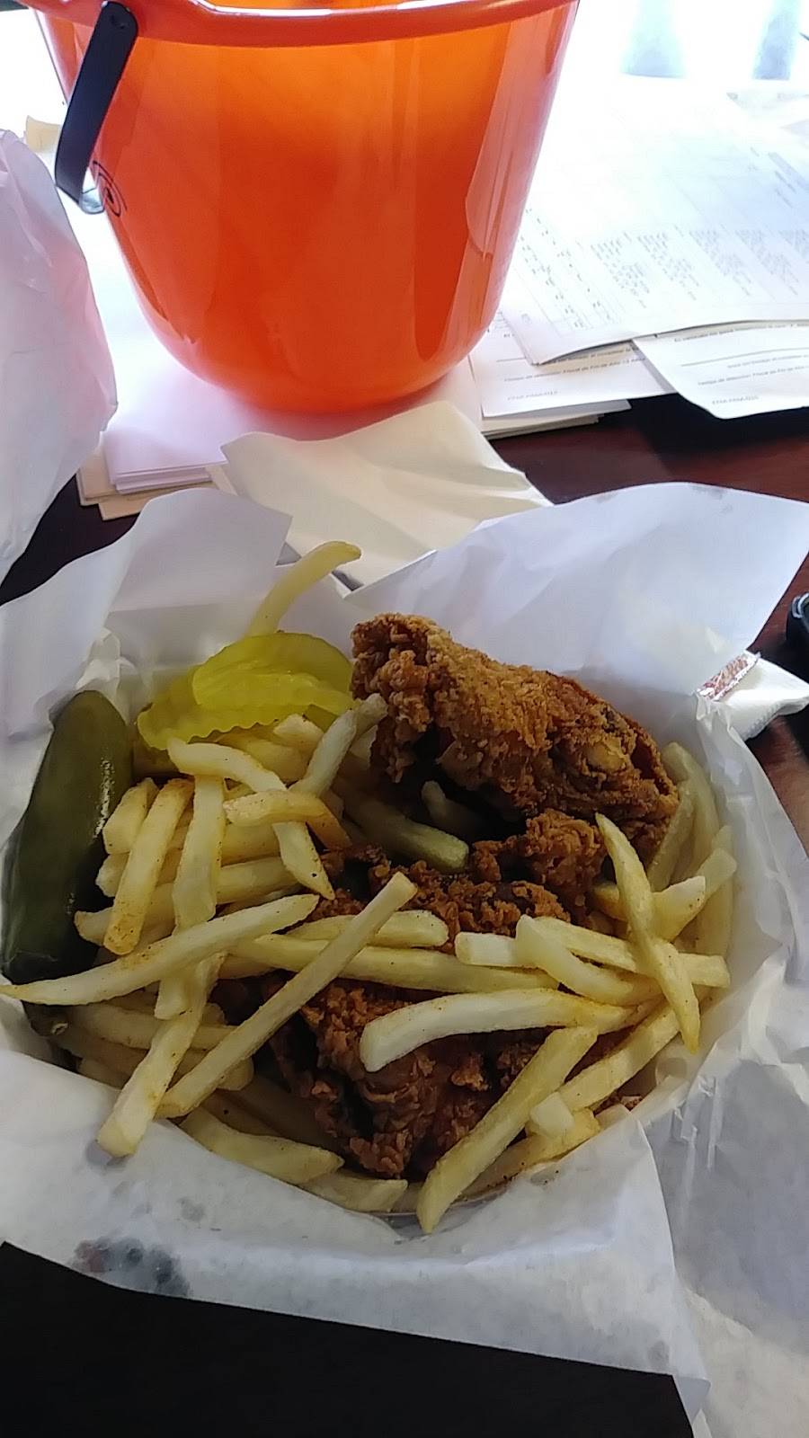 Henderson Chicken | restaurant | 3103 Grand Plaza, Dallas, TX 75215, USA | 2144211777 OR +1 214-421-1777