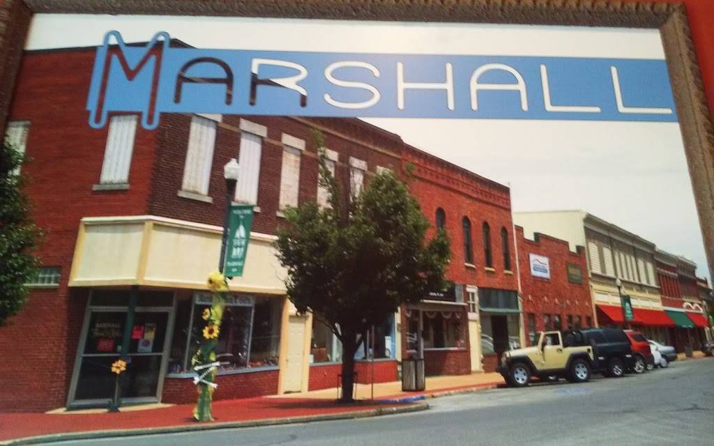 Applebees Grill + Bar | restaurant | 1251 S, Cherokee Dr, Marshall, MO 65340, USA | 6608862749 OR +1 660-886-2749