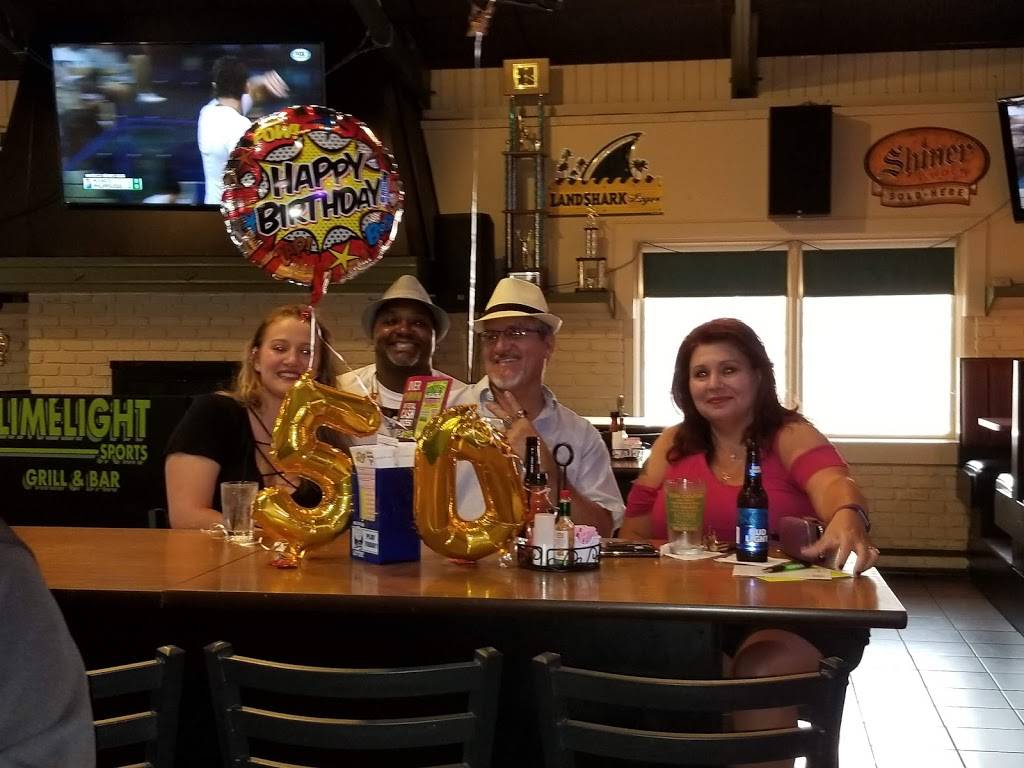 LimeLight Sports Bar & Grill | restaurant | 30200 Van Dyke Ave, Warren, MI 48093, USA | 5867517883 OR +1 586-751-7883