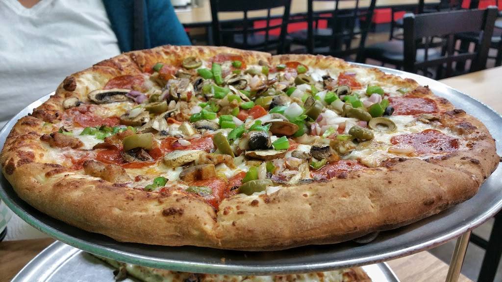 Pizza Classics | restaurant | 3440 N St Marys St, San Antonio, TX 78215, USA | 2102253356 OR +1 210-225-3356