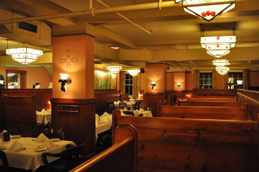 McMenamins Black Rabbit Restaurant | restaurant | 2126 SW Halsey St, Troutdale, OR 97060, USA | 5034923086 OR +1 503-492-3086