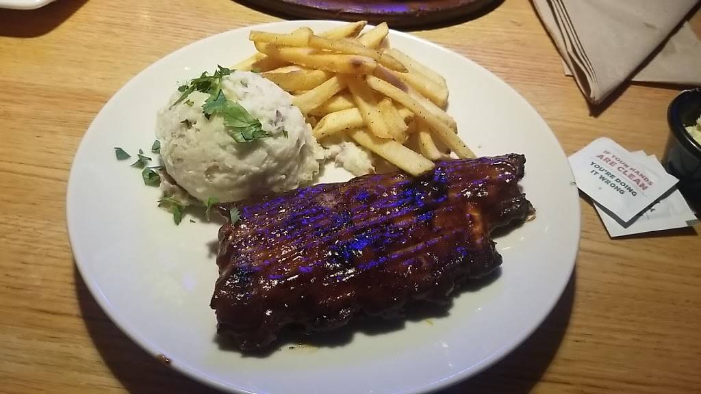 Applebees Grill + Bar | restaurant | 597 Memorial Dr, Chicopee, MA 01020, USA | 4135930134 OR +1 413-593-0134
