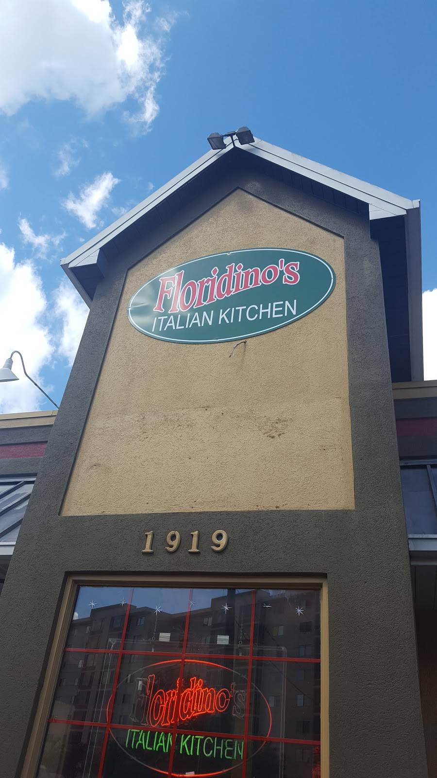 Floridinos Italian Kitchen | restaurant | 1919 8th St NW, Winter Haven, FL 33881, USA | 8632930077 OR +1 863-293-0077