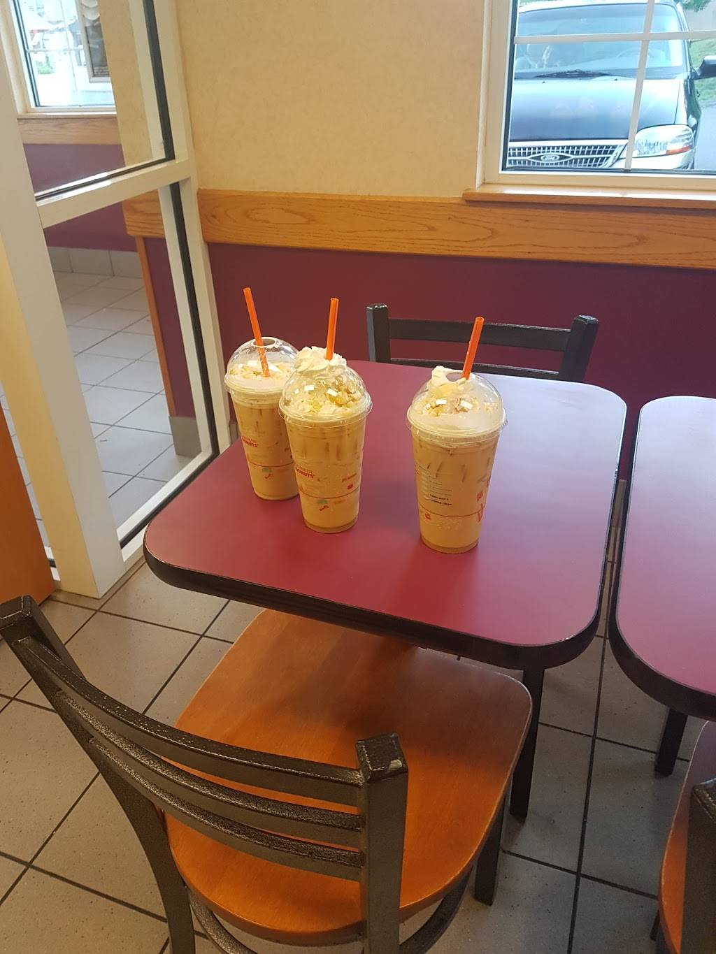 Dunkin | cafe | 105 Meriden Rd, Waterbury, CT 06705, USA | 2037578089 OR +1 203-757-8089