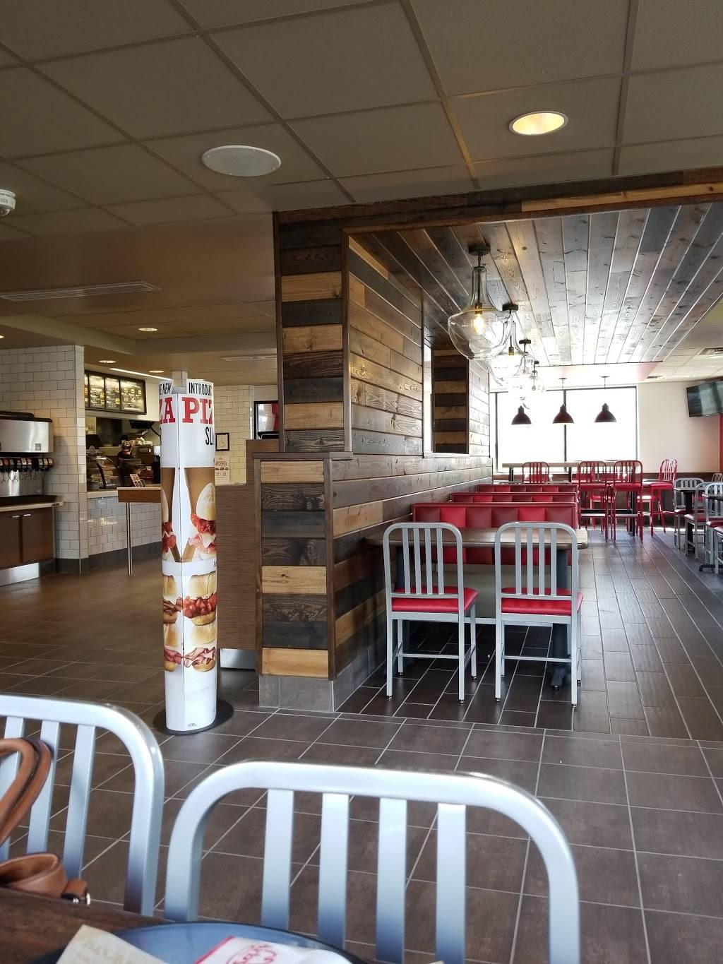 Arbys | restaurant | 58 E Broad St, Newton Falls, OH 44444, USA | 3308721565 OR +1 330-872-1565