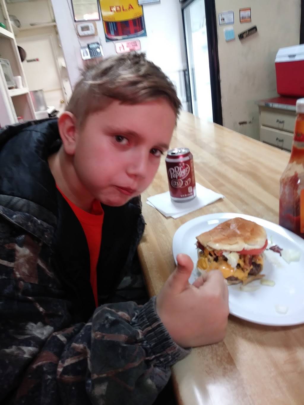 Tiptons Cafe | restaurant | 127 W Depot St, Greeneville, TN 37743, USA | 4236394201 OR +1 423-639-4201